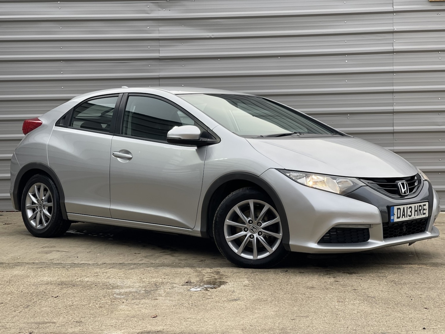 Used Honda Civic 2013 for sale - 76643479: Photo 2