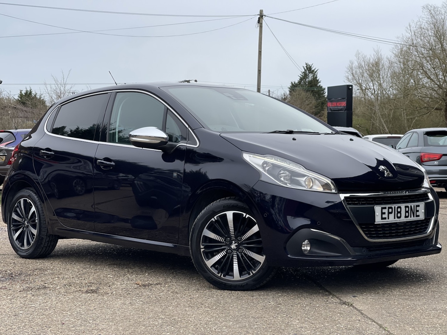 Used Peugeot 208 2018 for sale - 77880953: Photo 2