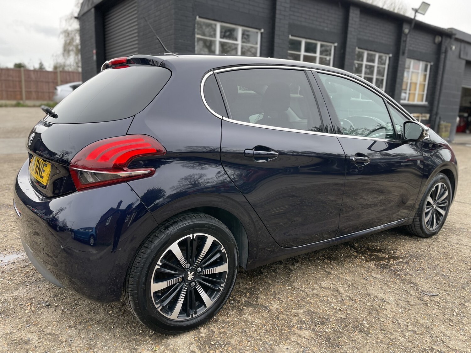 Used Peugeot 208 2018 for sale - 77880953: Photo 22