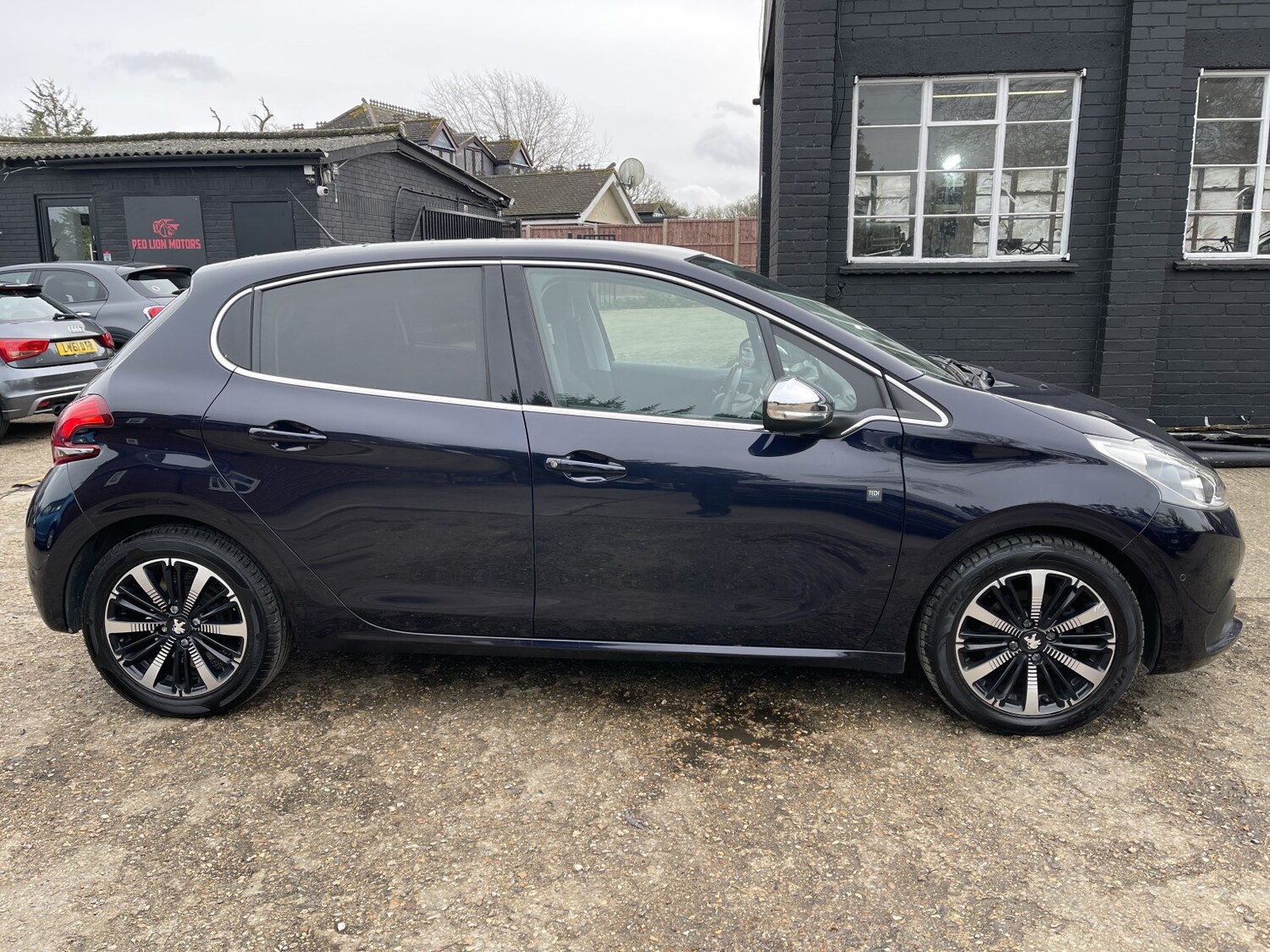 Used Peugeot 208 2018 for sale - 77880953: Photo 24
