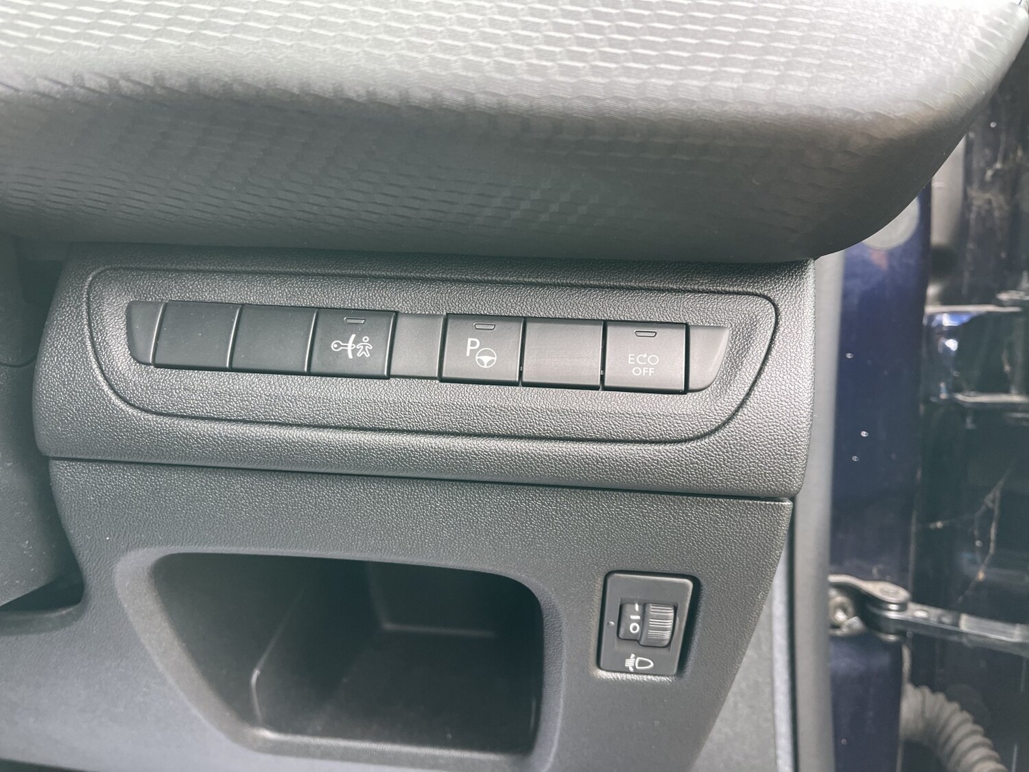 Used Peugeot 208 2018 for sale - 77880953: Photo 47