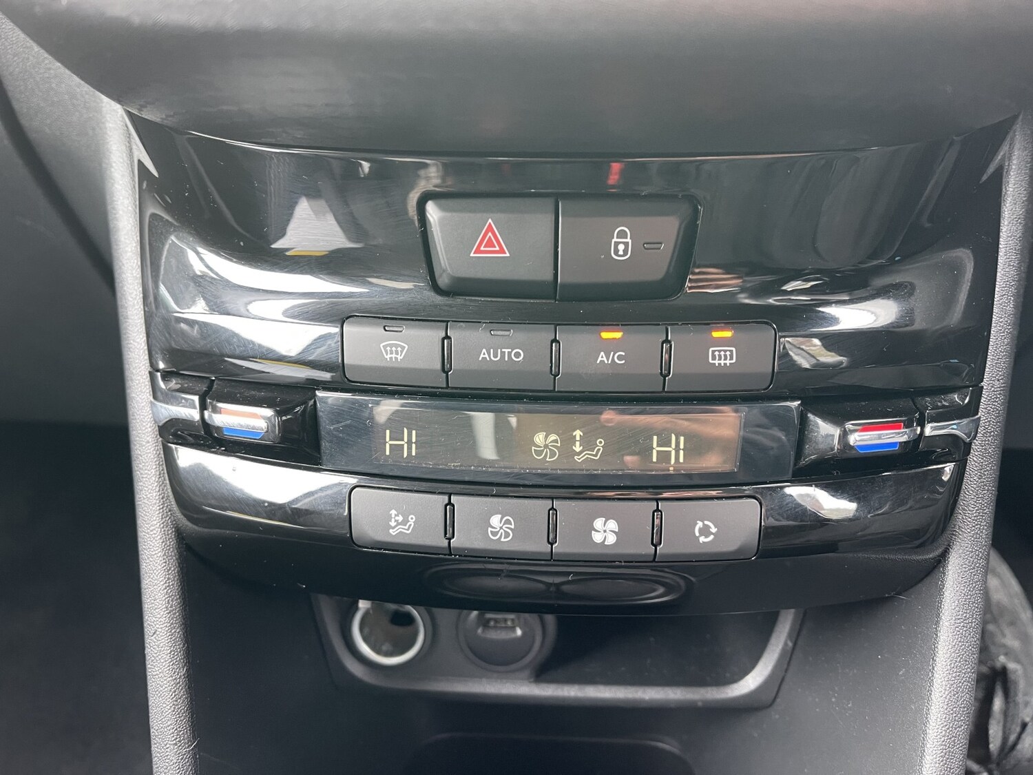 Used Peugeot 208 2018 for sale - 77880953: Photo 53