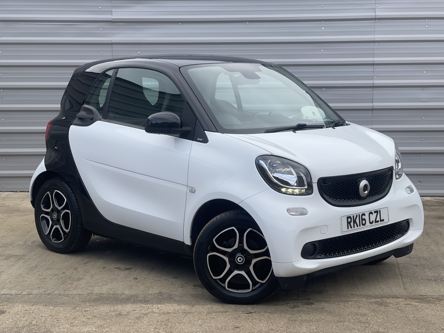 Used smart fortwo 2016 for sale - 76527378: Photo 1