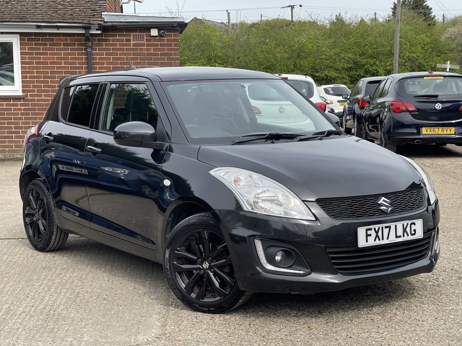 Used Suzuki Swift 2017 for sale - 78182903: Photo 1