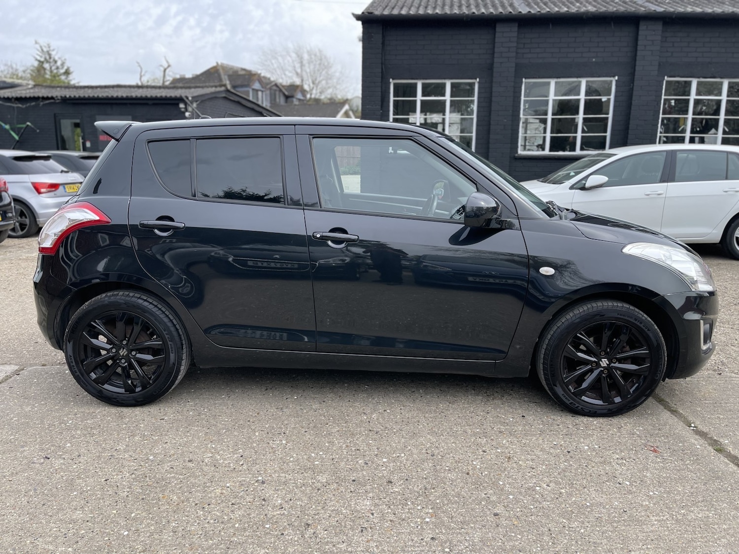 Used Suzuki Swift 2017 for sale - 78182903: Photo 17