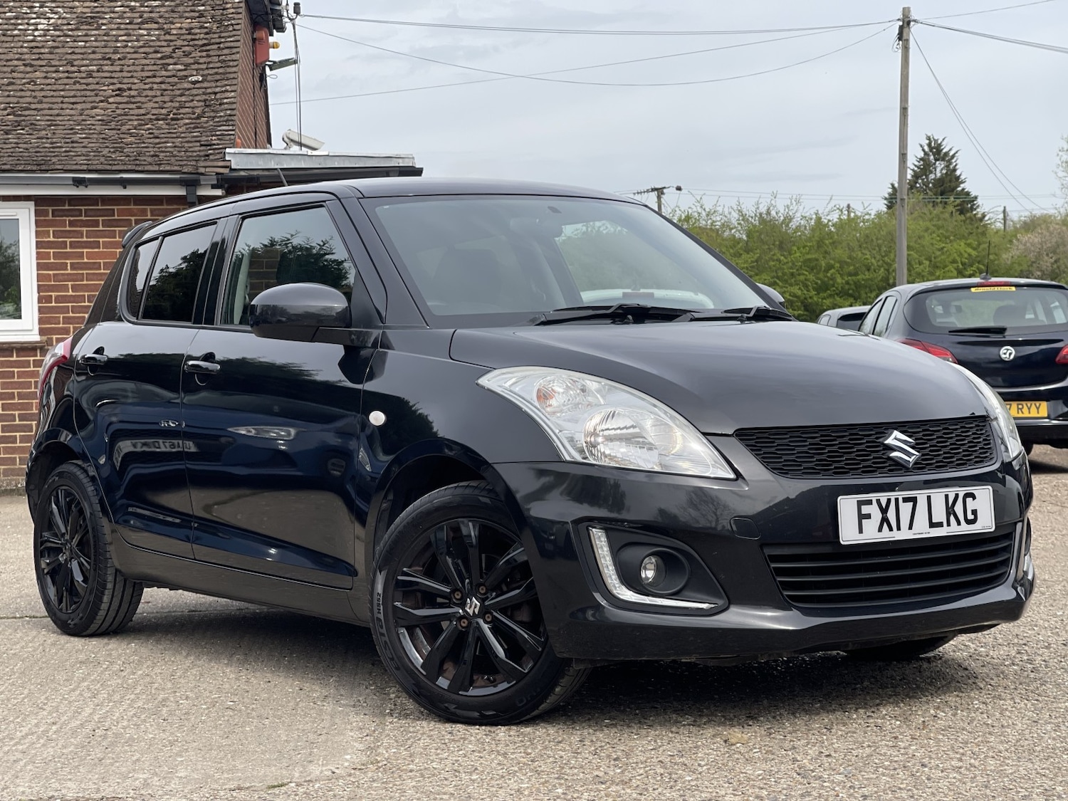 Used Suzuki Swift 2017 for sale - 78182903: Photo 2