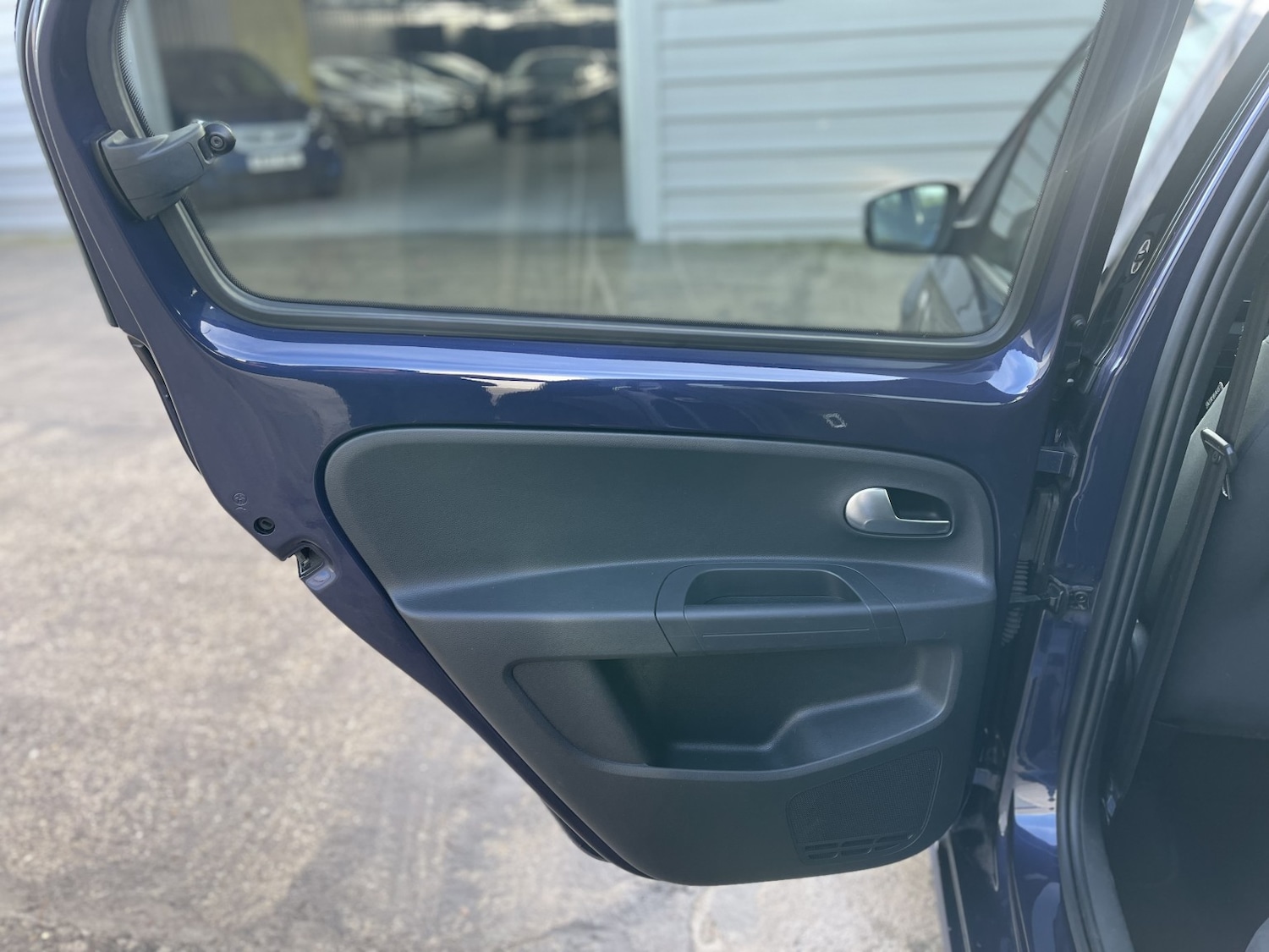 Used Volkswagen up! 2015 for sale - 77385154: Photo 34