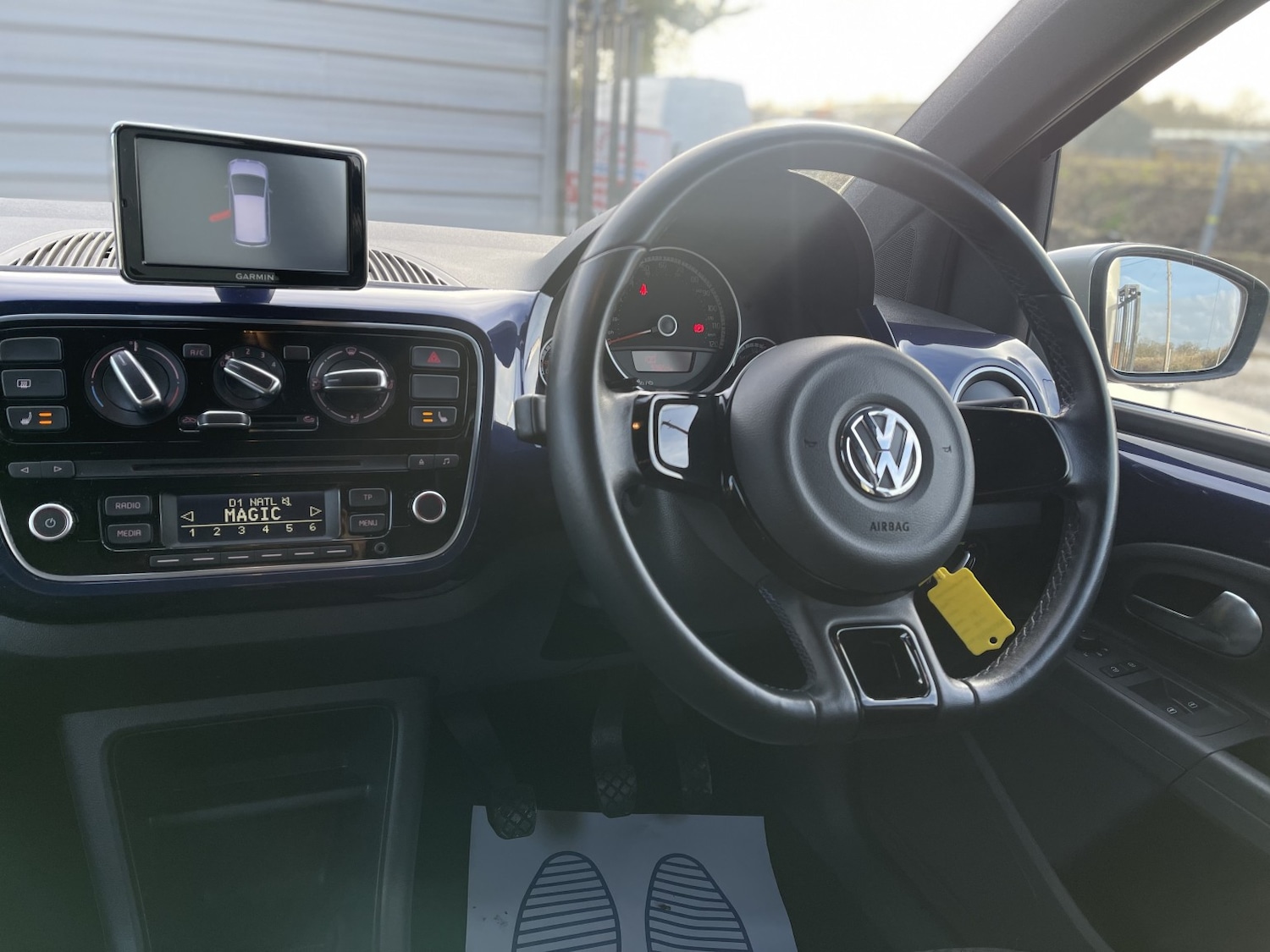 Used Volkswagen up! 2015 for sale - 77385154: Photo 40