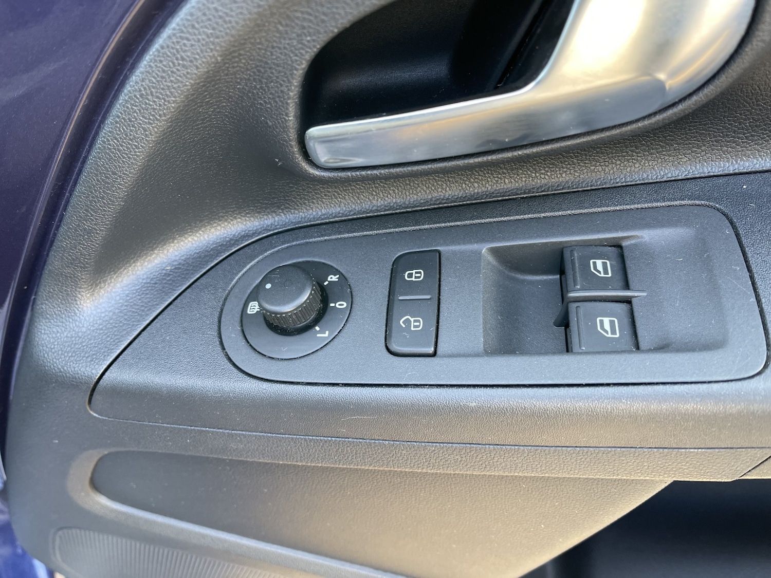 Used Volkswagen up! 2015 for sale - 77385154: Photo 53