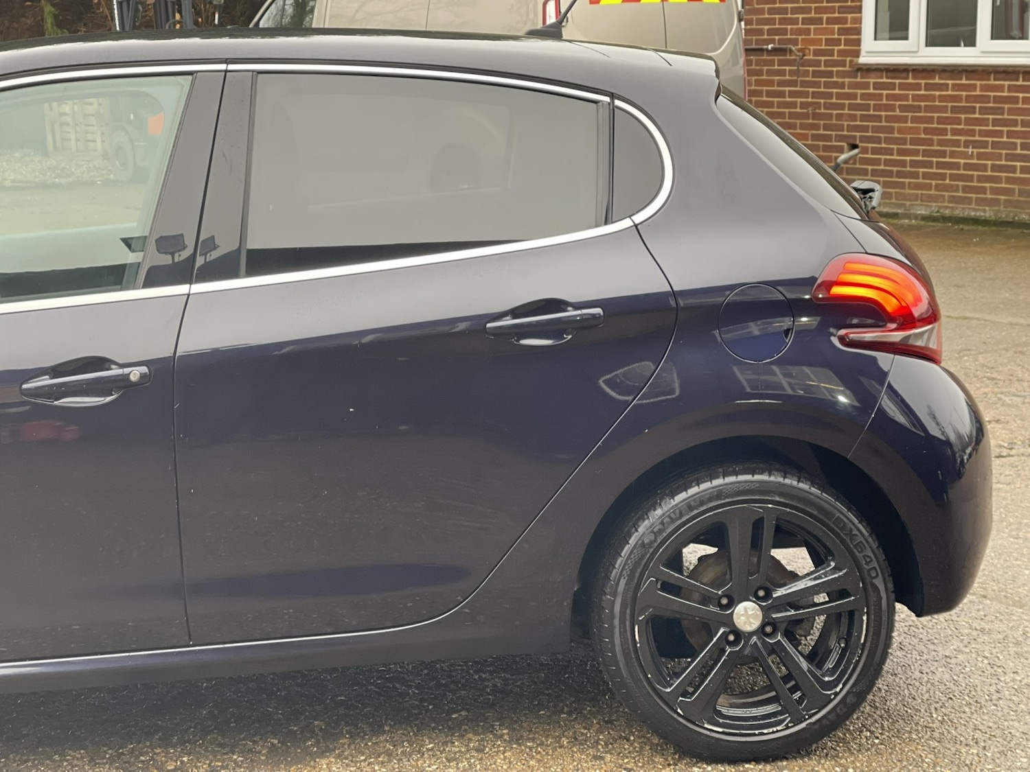 Used Peugeot 208 2016 for sale - 77796877: Photo 15