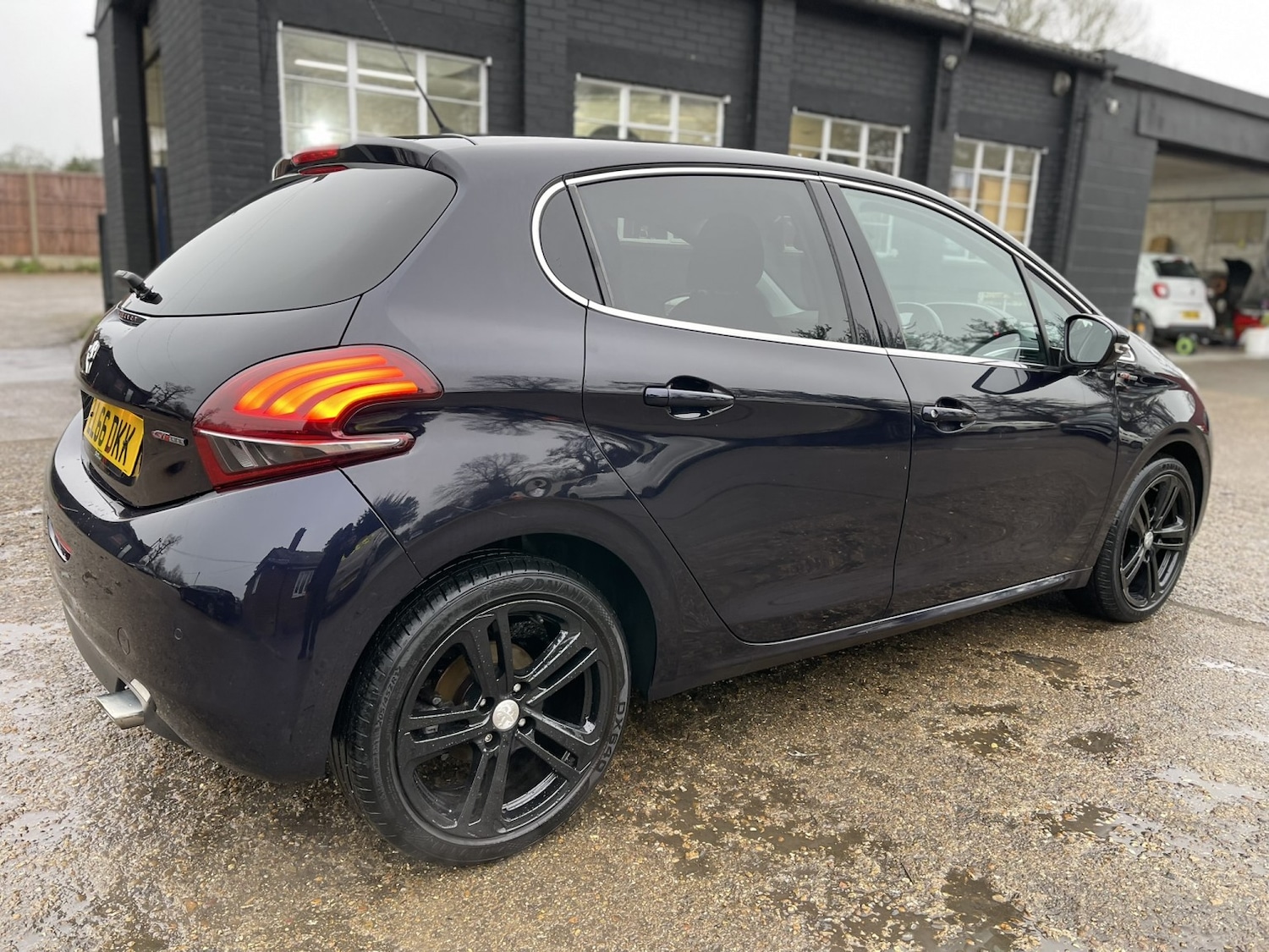 Used Peugeot 208 2016 for sale - 77796877: Photo 26