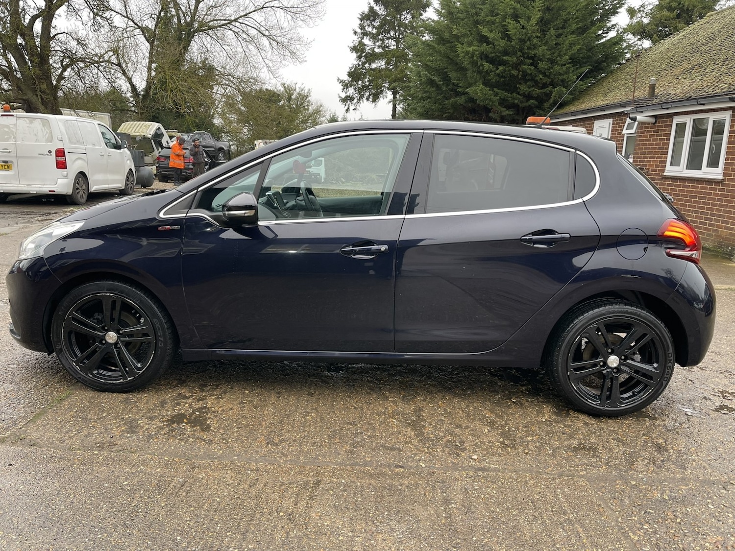 Used Peugeot 208 2016 for sale - 77796877: Photo 32