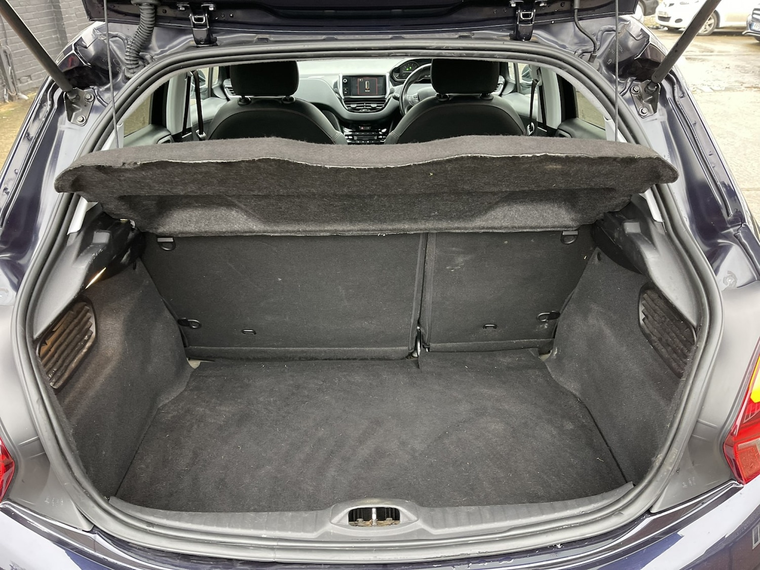 Used Peugeot 208 2016 for sale - 77796877: Photo 44