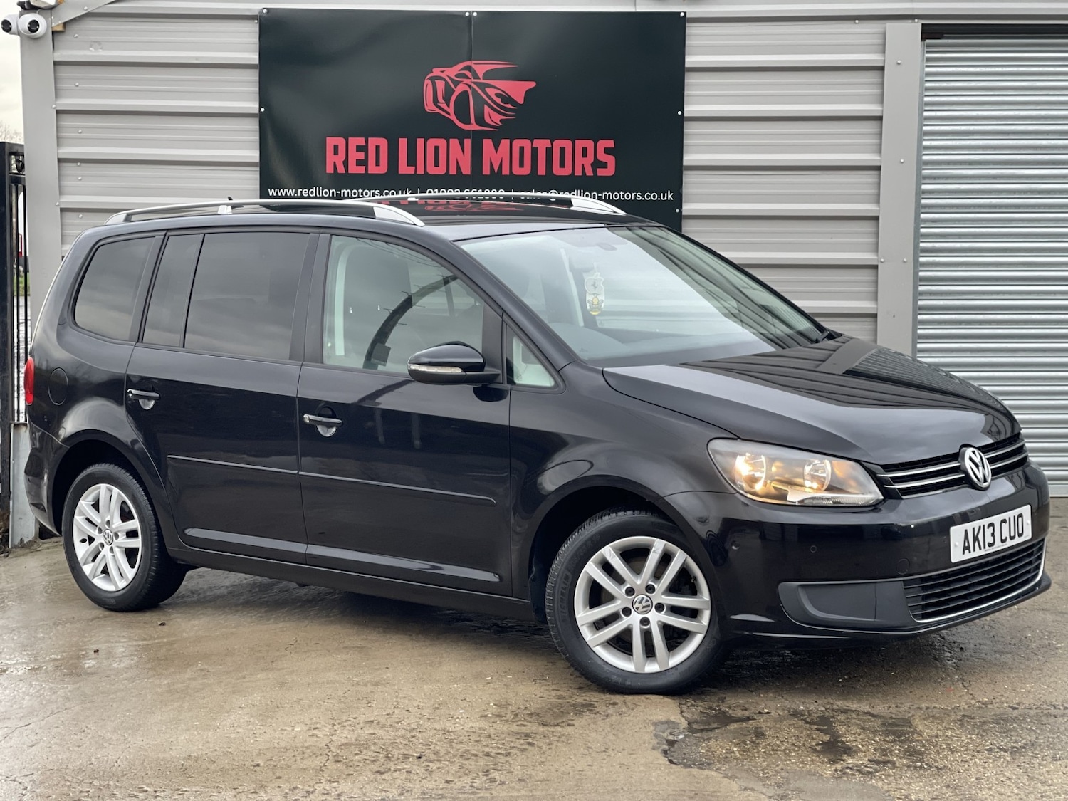 Used Volkswagen Touran 2013 for sale - 77465804: Photo 2