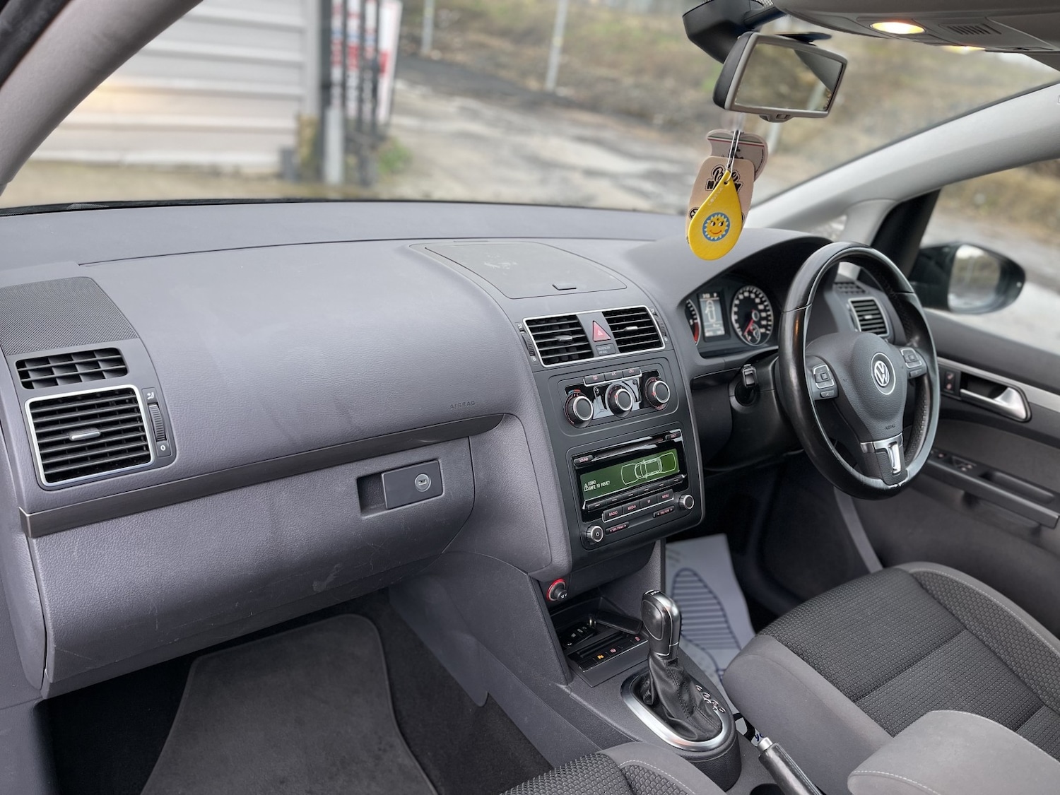 Used Volkswagen Touran 2013 for sale - 77465804: Photo 32