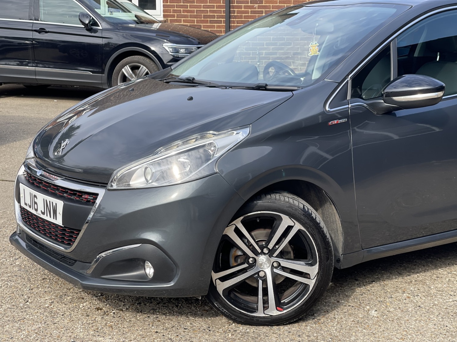 Used Peugeot 208 2016 for sale - 77981819: Photo 12