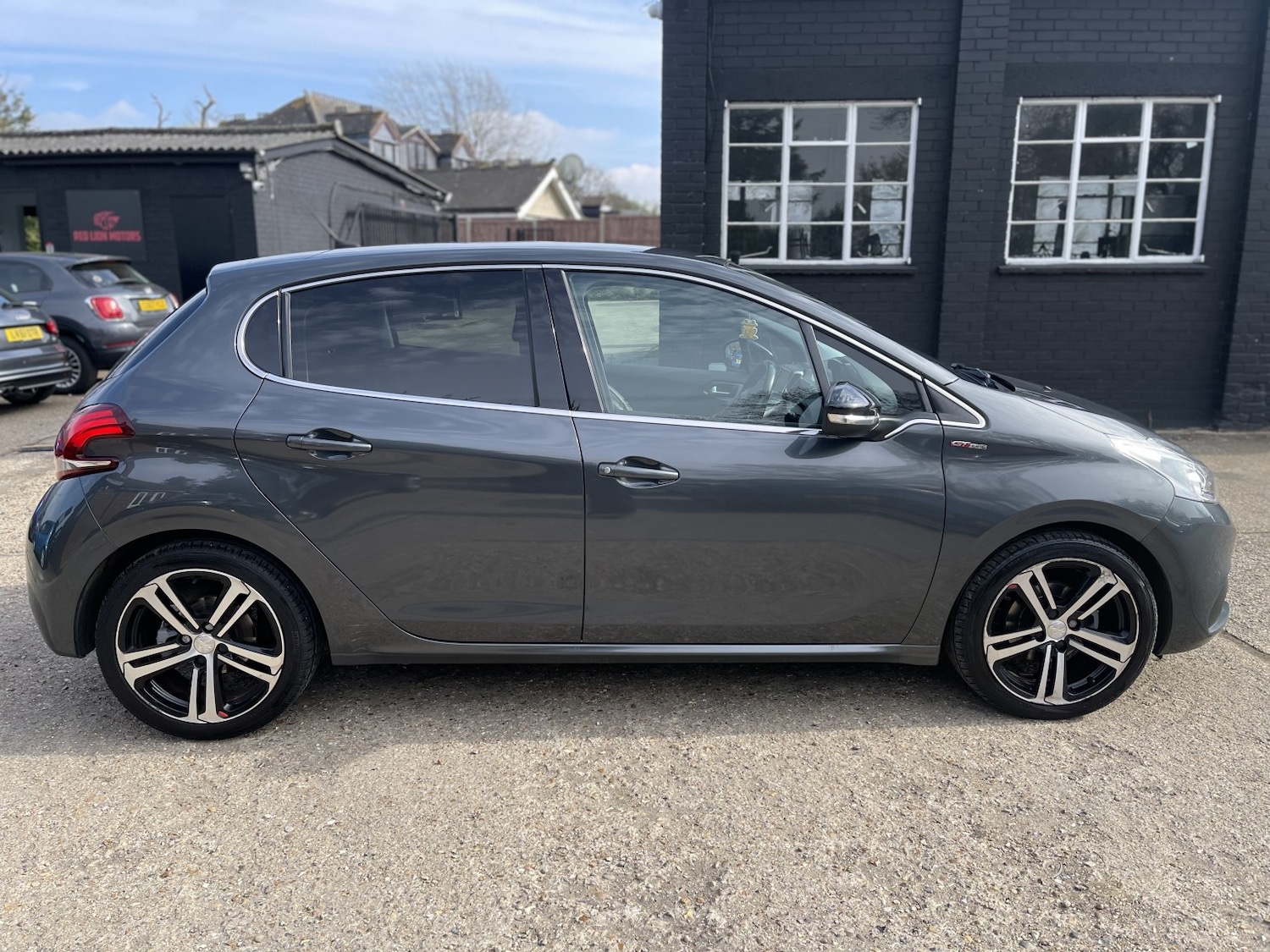 Used Peugeot 208 2016 for sale - 77981819: Photo 20