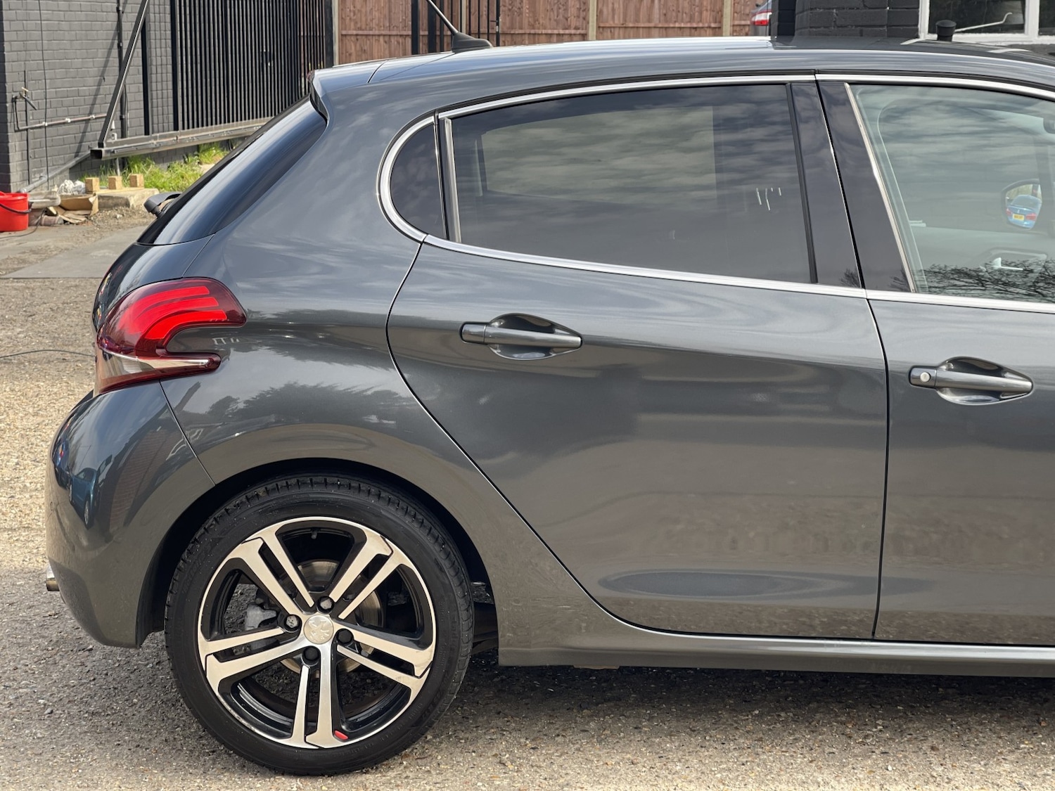 Used Peugeot 208 2016 for sale - 77981819: Photo 29