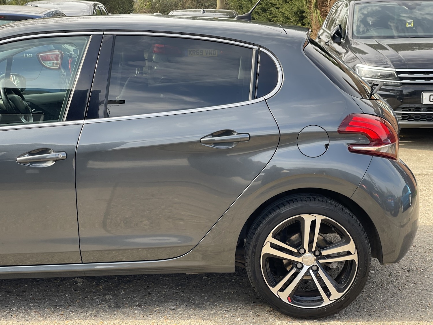 Used Peugeot 208 2016 for sale - 77981819: Photo 32