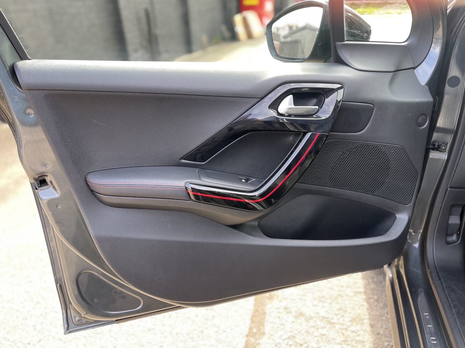 Used Peugeot 208 2016 for sale - 77981819: Photo 37