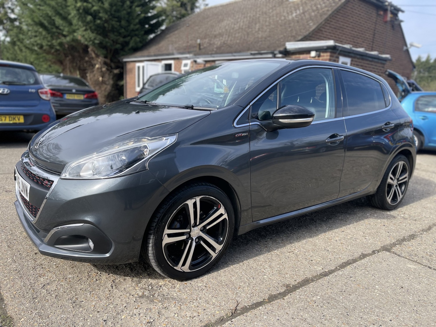 Used Peugeot 208 2016 for sale - 77981819: Photo 38