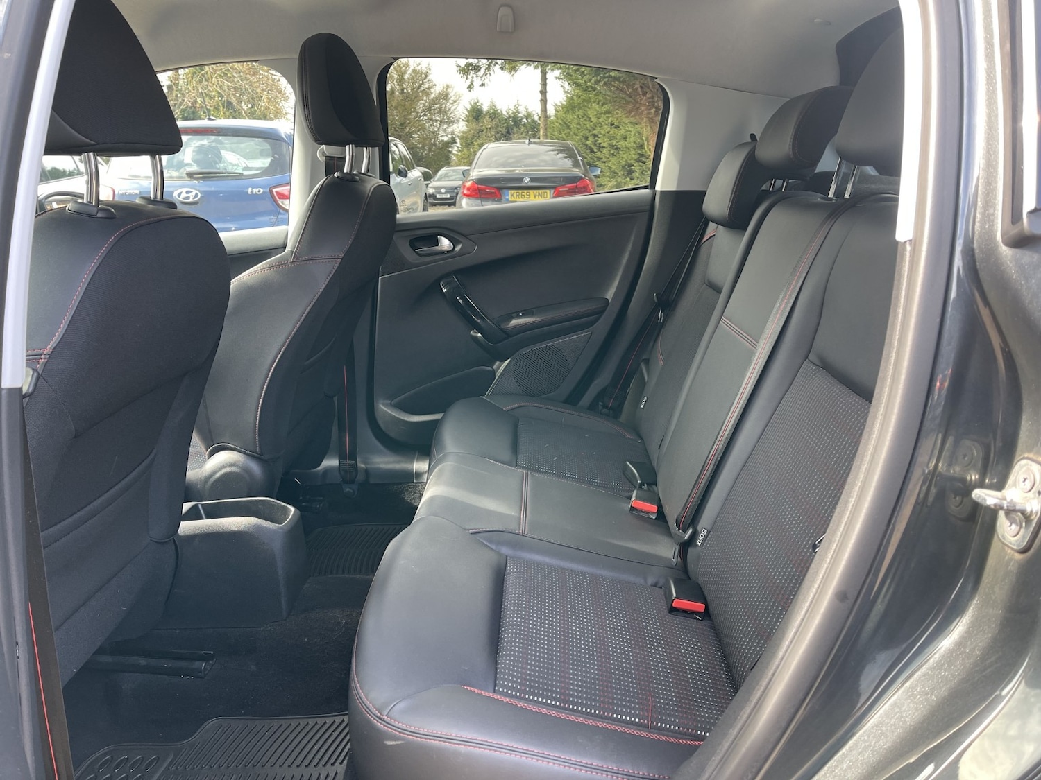 Used Peugeot 208 2016 for sale - 77981819: Photo 41