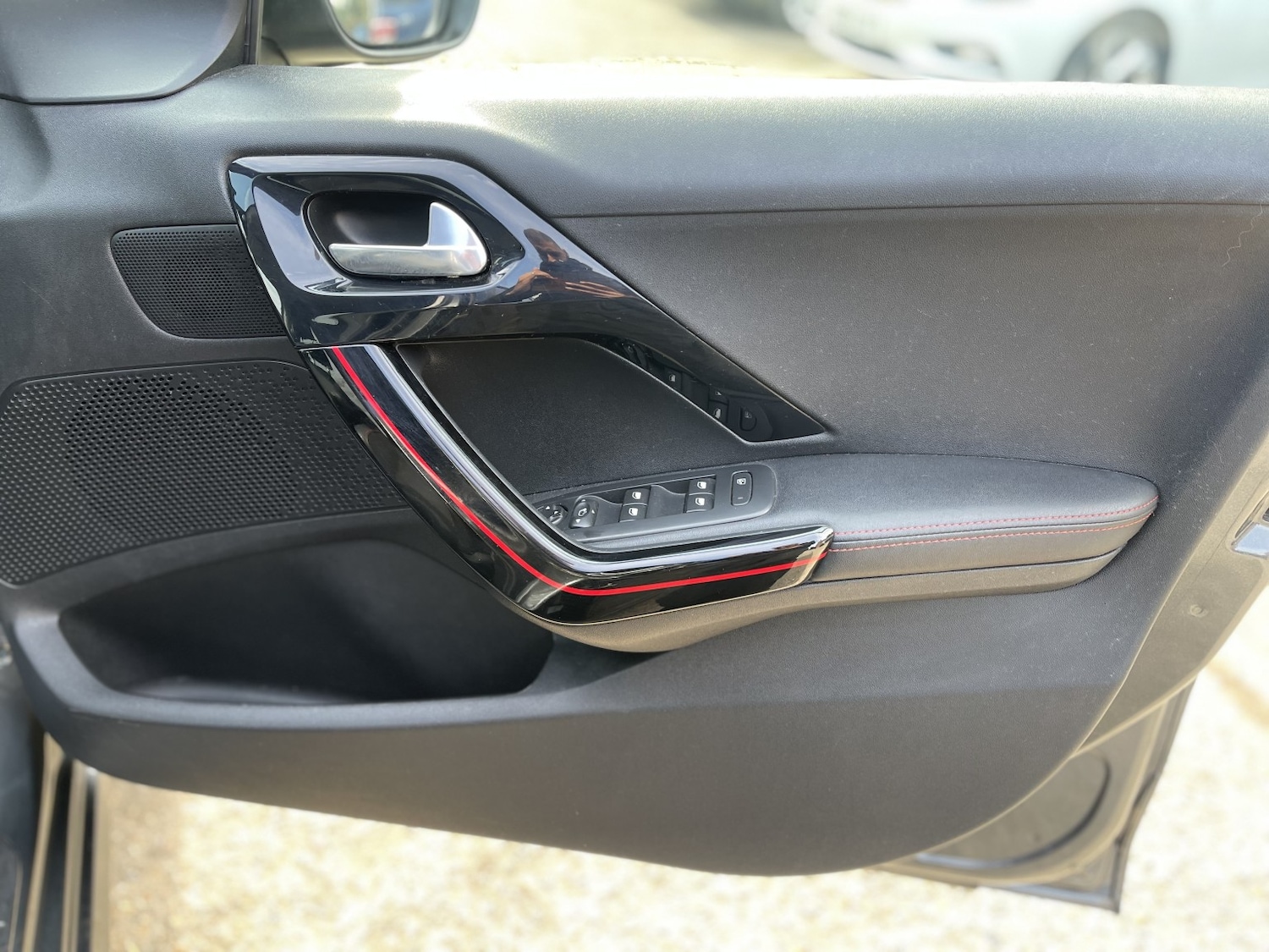 Used Peugeot 208 2016 for sale - 77981819: Photo 45