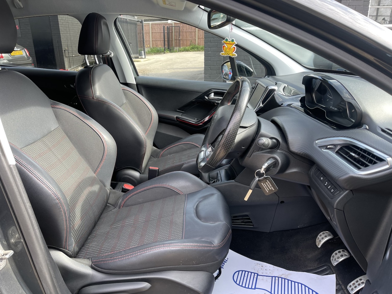 Used Peugeot 208 2016 for sale - 77981819: Photo 52