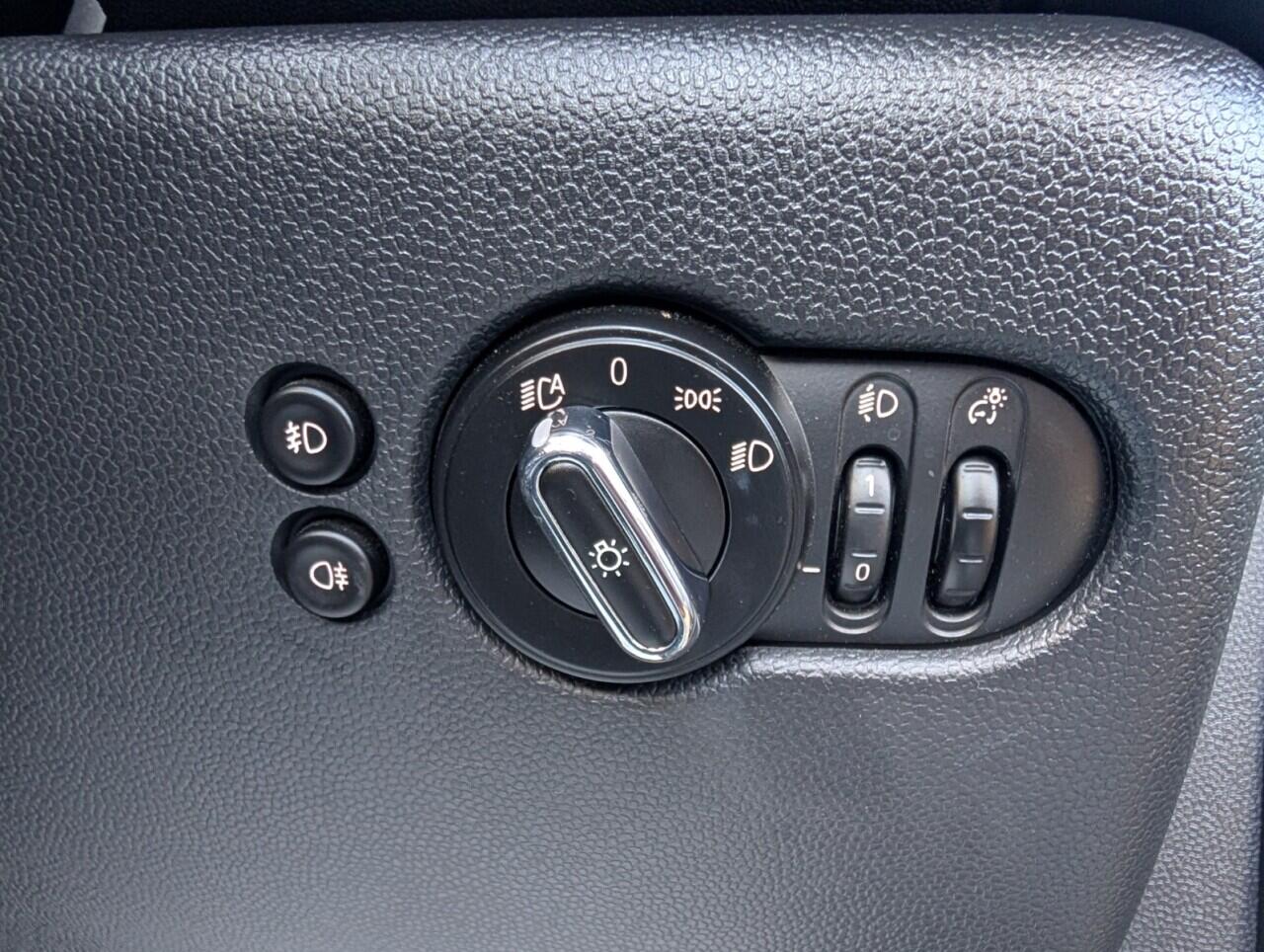 Used MINI Convertible 2019 for sale - 77892836: Photo 17