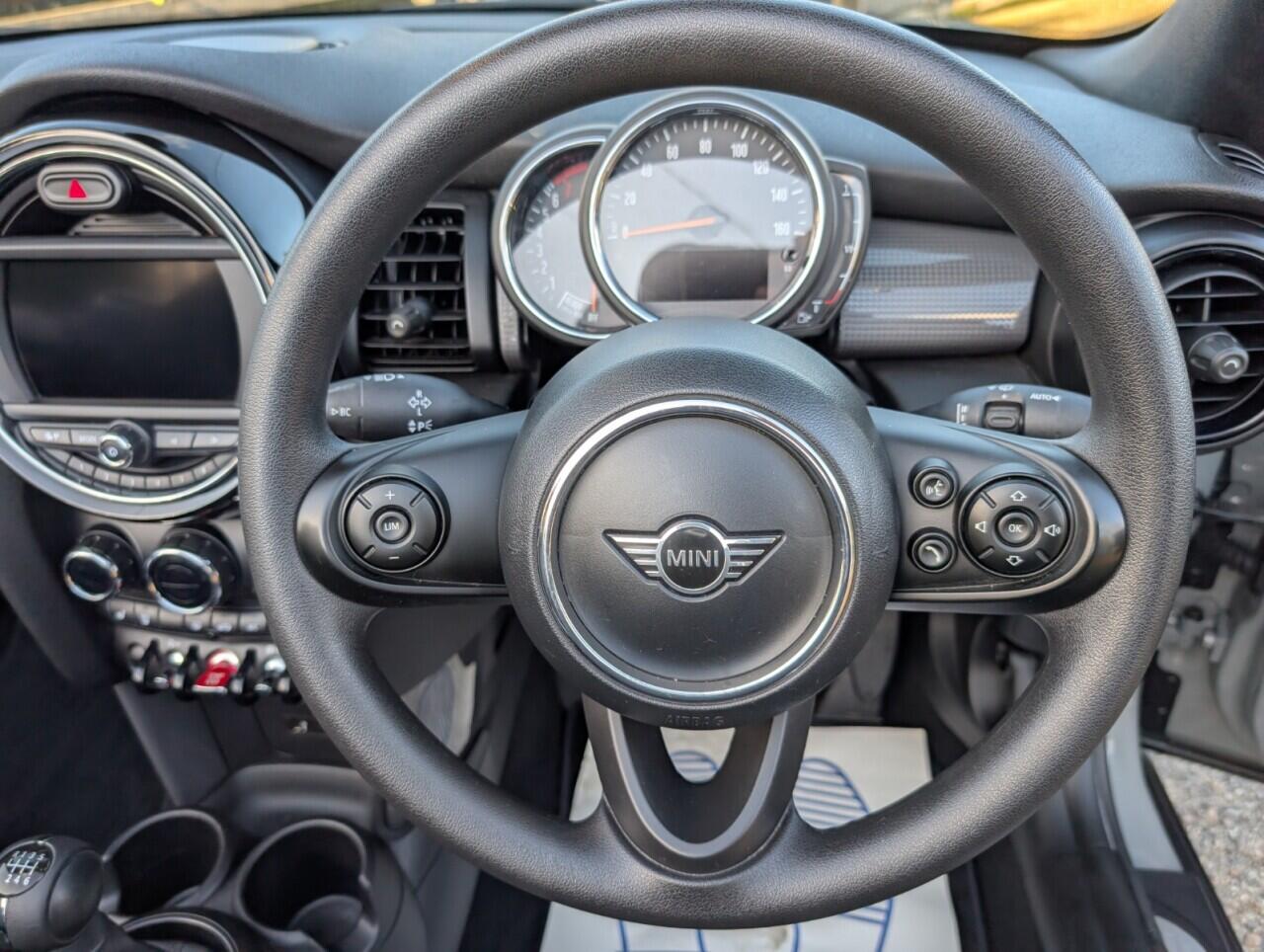 Used MINI Convertible 2019 for sale - 77892836: Photo 23