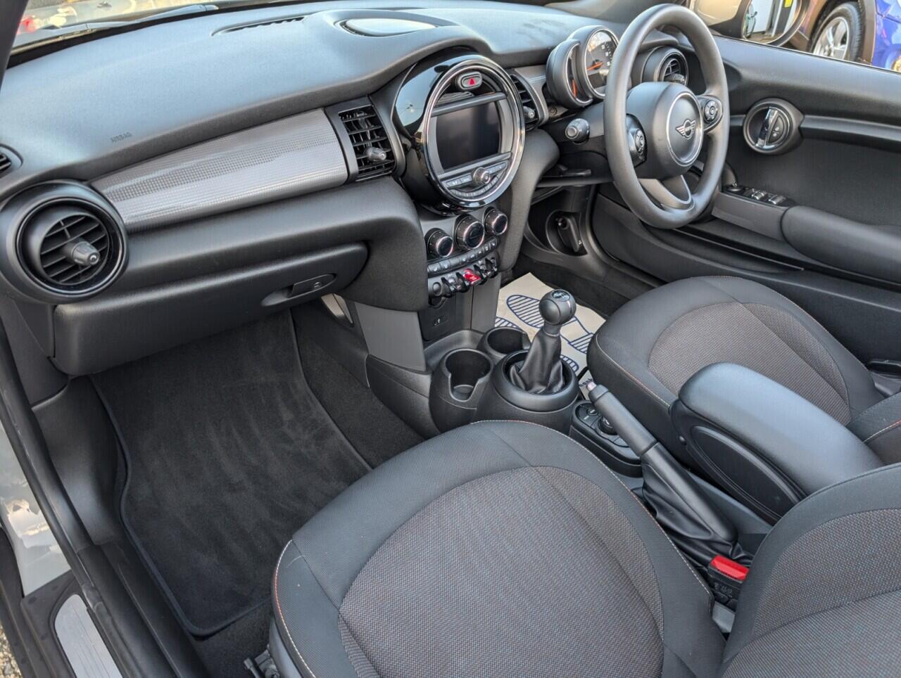 Used MINI Convertible 2019 for sale - 77892836: Photo 3