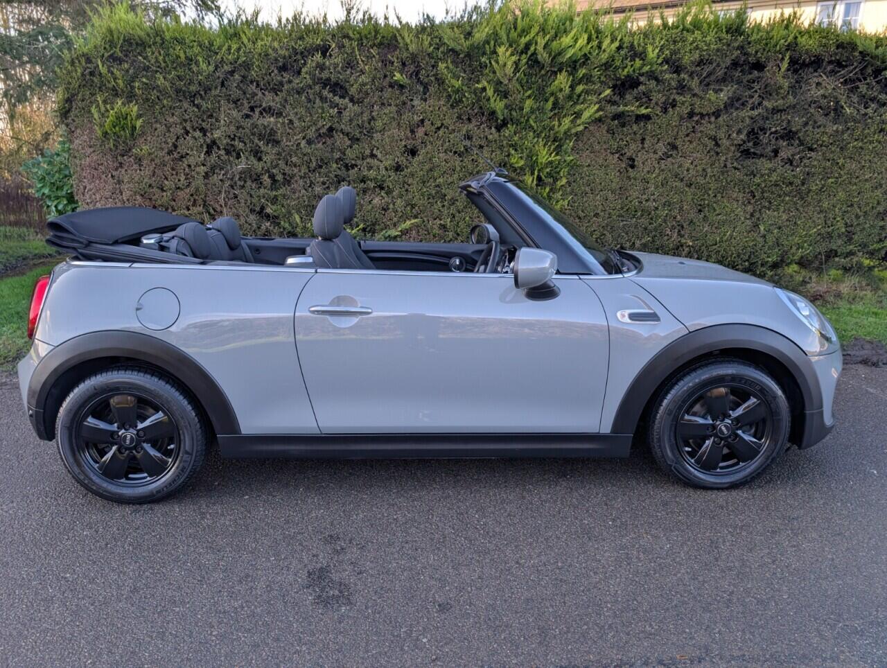 Used MINI Convertible 2019 for sale - 77892836: Photo 31
