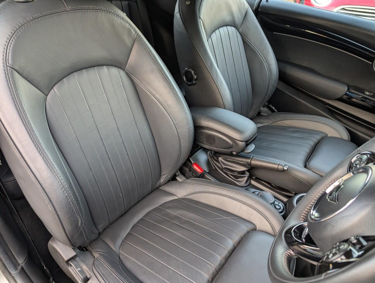 Used MINI Convertible 2019 for sale - 77892957: Photo 32