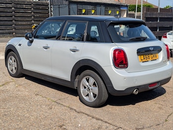 Used MINI Hatch 2018 for sale - 78704921: Photo