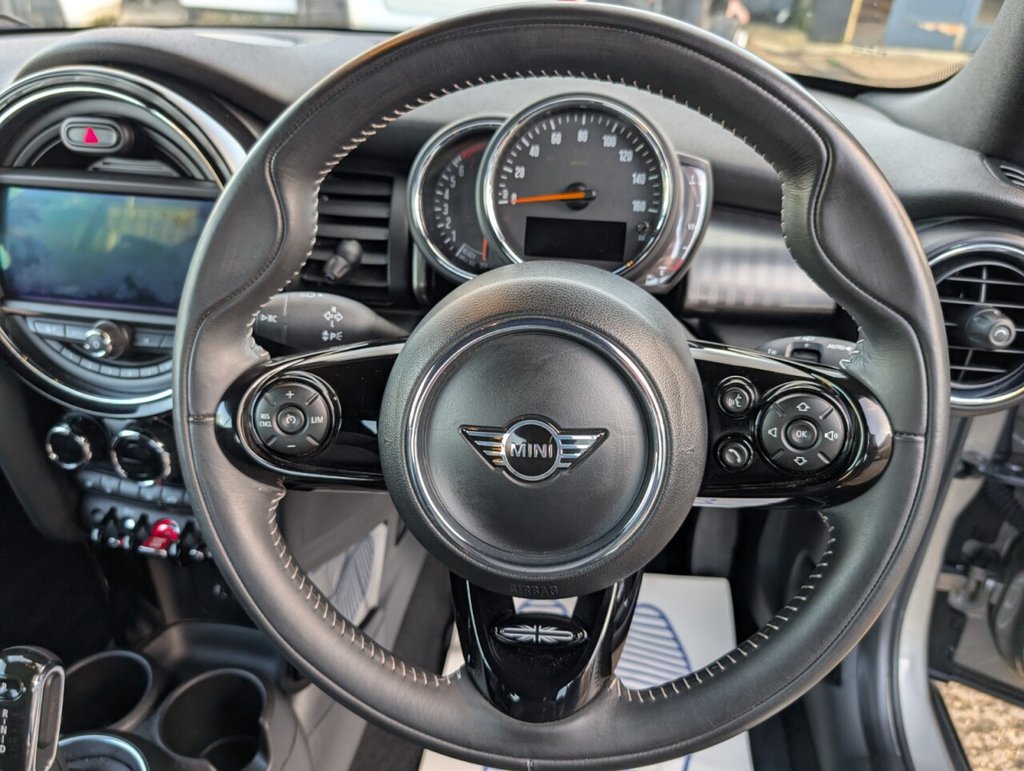 Used MINI Convertible 2019 for sale - 77512039: Photo 22