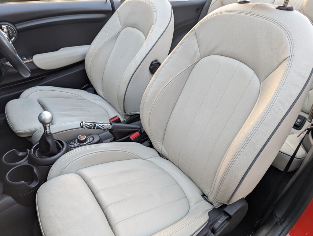 Used MINI Convertible 2018 for sale - 77571532: Photo 12