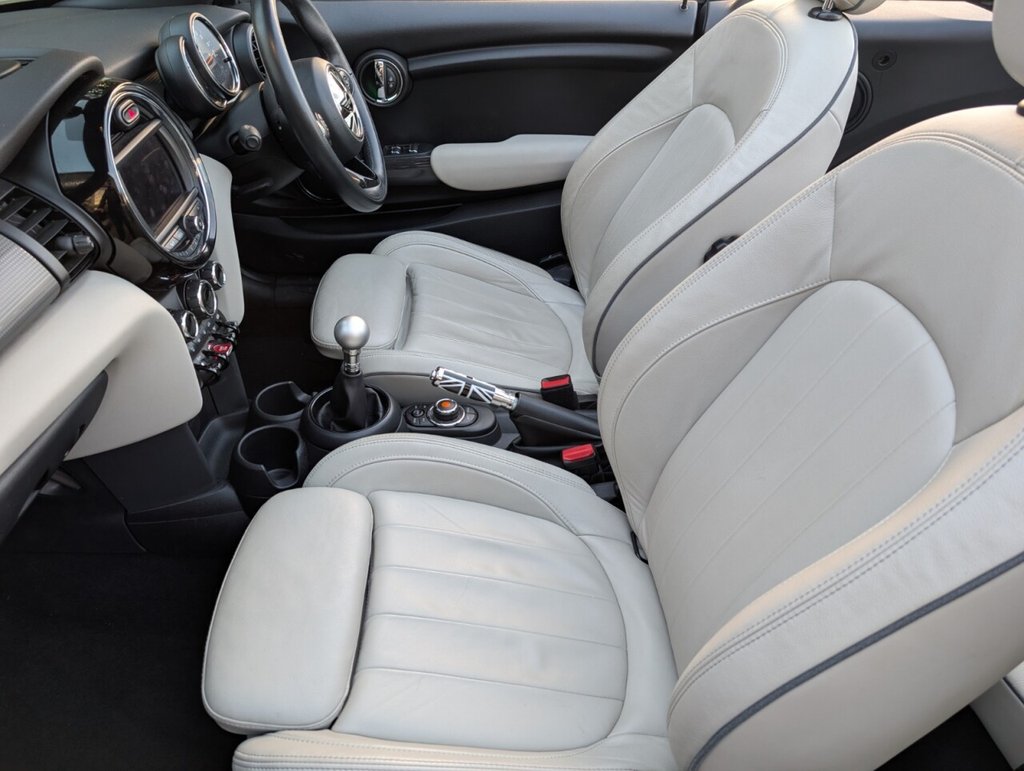 Used MINI Convertible 2018 for sale - 77571532: Photo 3