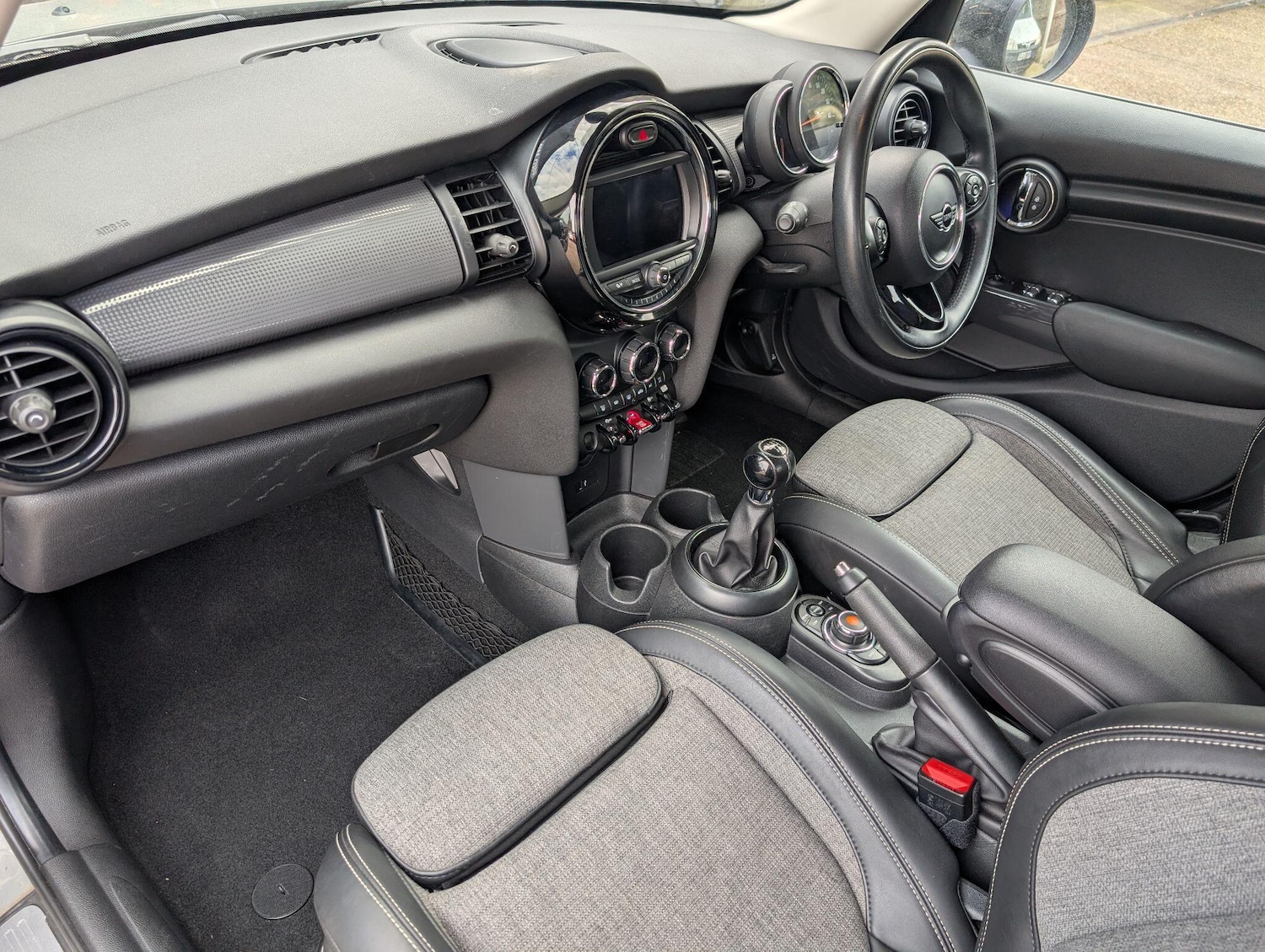 Used MINI Hatch 2018 for sale - 78100296: Photo 10