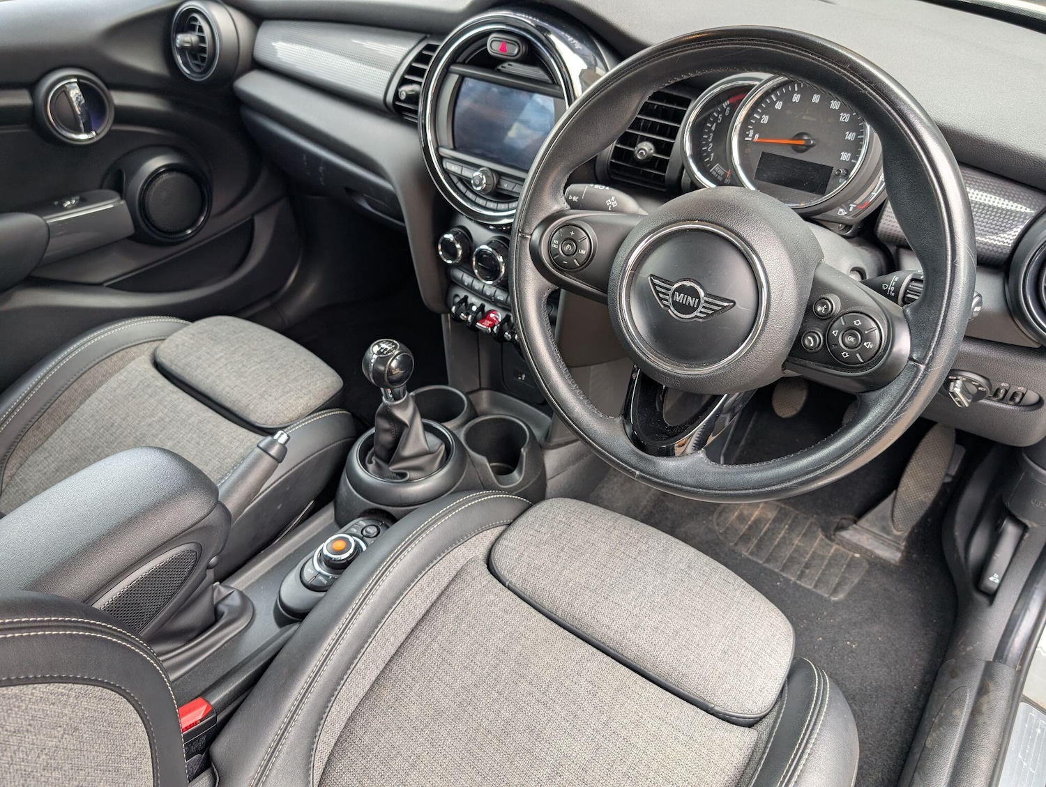 Used MINI Hatch 2018 for sale - 78100296: Photo 27