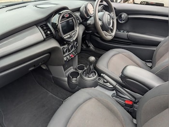 Used MINI Convertible 2019 for sale - 77512070: Photo