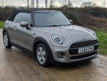 Used MINI Convertible 2019 for sale - 77512070: Photo