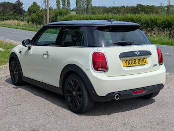 Used MINI Hatch 2018 for sale - 78947404: Photo