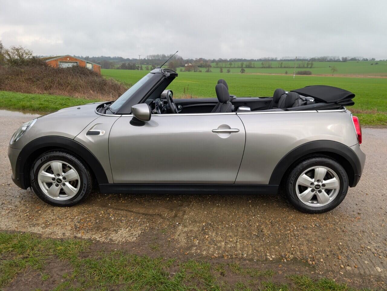 Used MINI Convertible 2019 for sale - 77892181: Photo 17