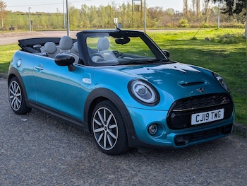 Used MINI Convertible 2019 for sale - 78171496: Photo
