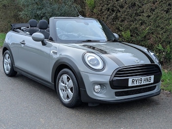 Used MINI Convertible 2019 for sale - 77764768: Photo