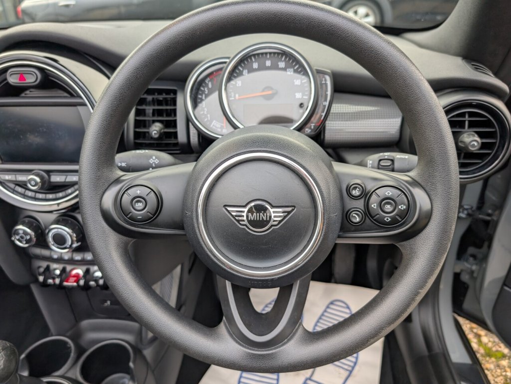 Used MINI Convertible 2019 for sale - 77764768: Photo 26