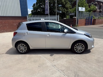 Used Toyota Yaris 2016 for sale - 79068371: Photo
