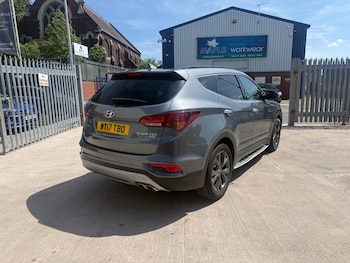 Used Hyundai Santa Fe 2017 for sale - 78688085: Photo