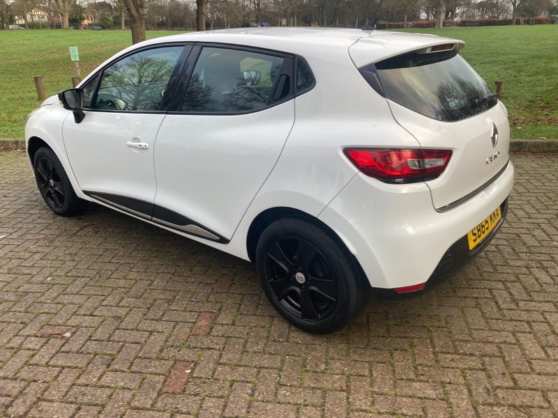 Used Renault Clio 2015 for sale - 76896616: Photo 3