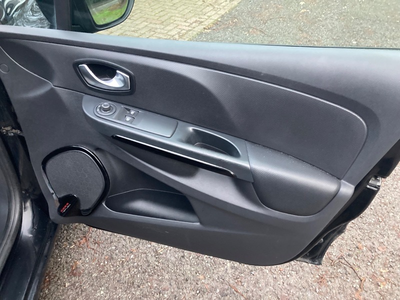 Used Renault Clio 2016 for sale - 76821385: Photo 11